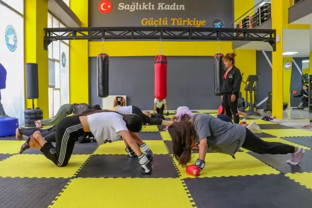 Vanlı genç kızlar polislik sınavına belediyenin desteğiyle hazırlanıyor