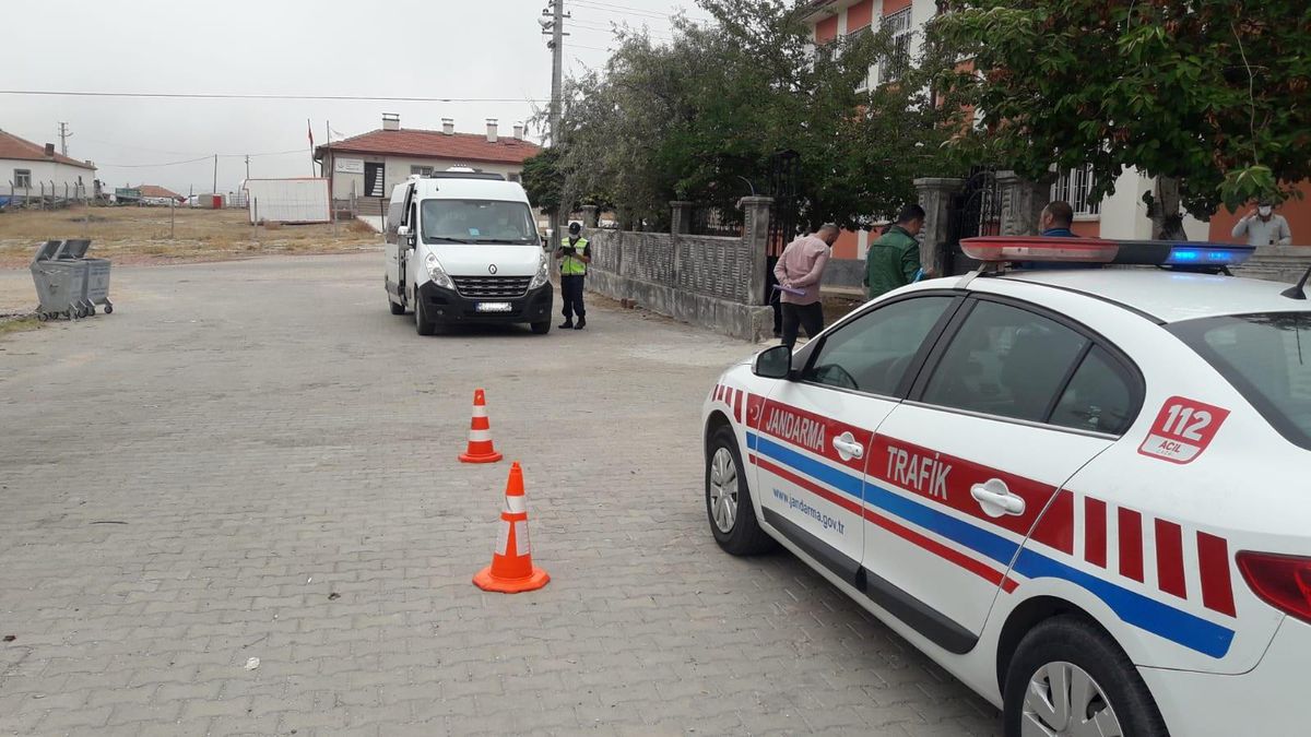 Aksaray\'da okul servisi şoförleri denetlendi