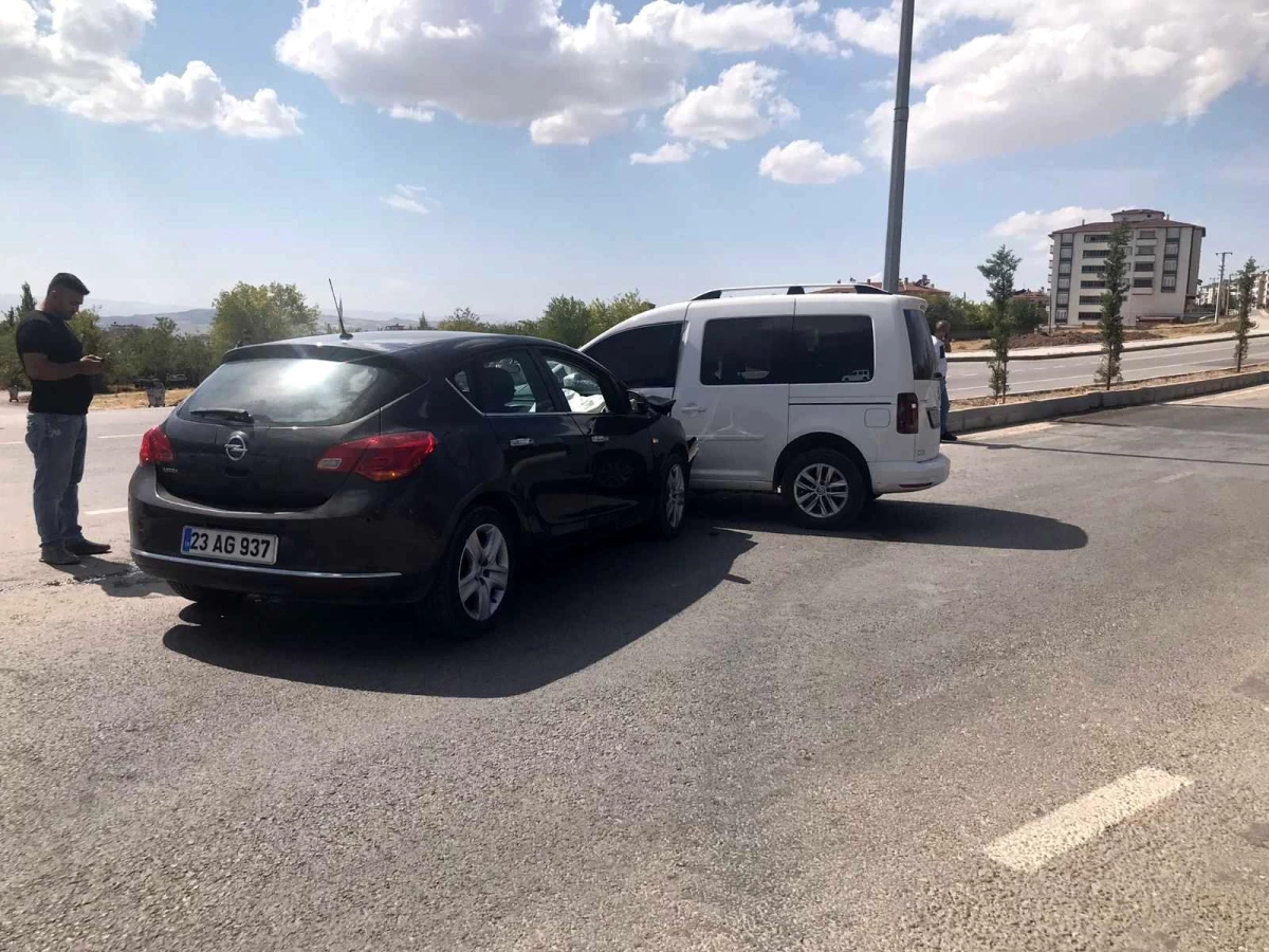 Elazığ\'da trafik kazası: 1 yaralı