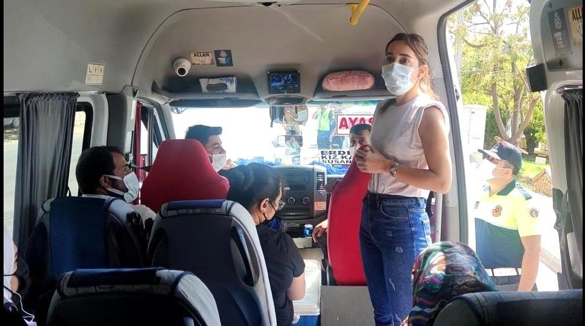 Son dakika haberi: Mersin\'de jandarma ekipleri yolcu gibi bindikleri toplu ulaşım araçlarını denetledi