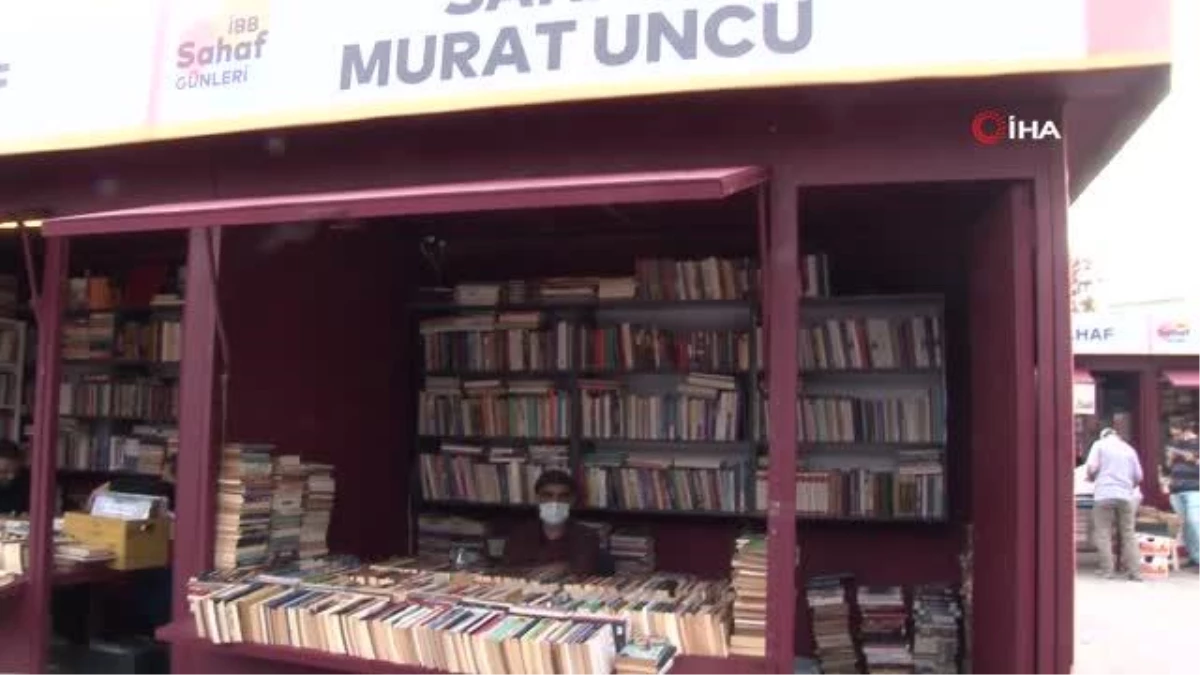Kitapseverler Kadıköy\'de sahafta buluştu