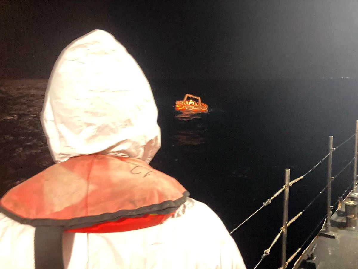 Marmaris\'te 15 düzensiz göçmen kurtarıldı