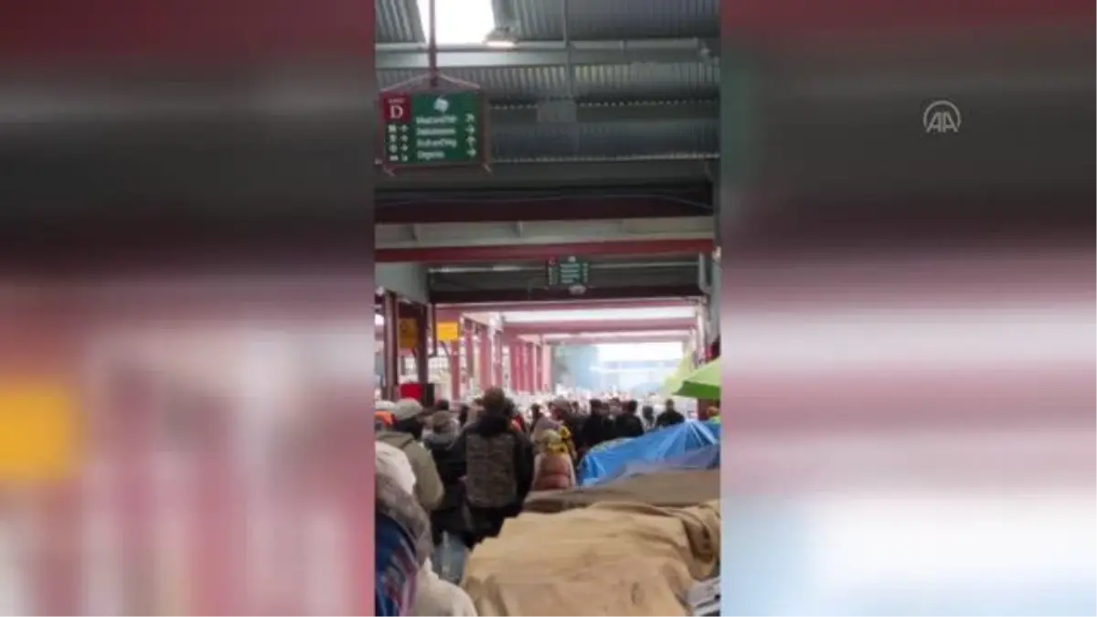 MELBOURNE - Avustralya\'da inşaat işçilerine Kovid-19 aşısı zorunluluğuna karşı gösteriler sürüyor