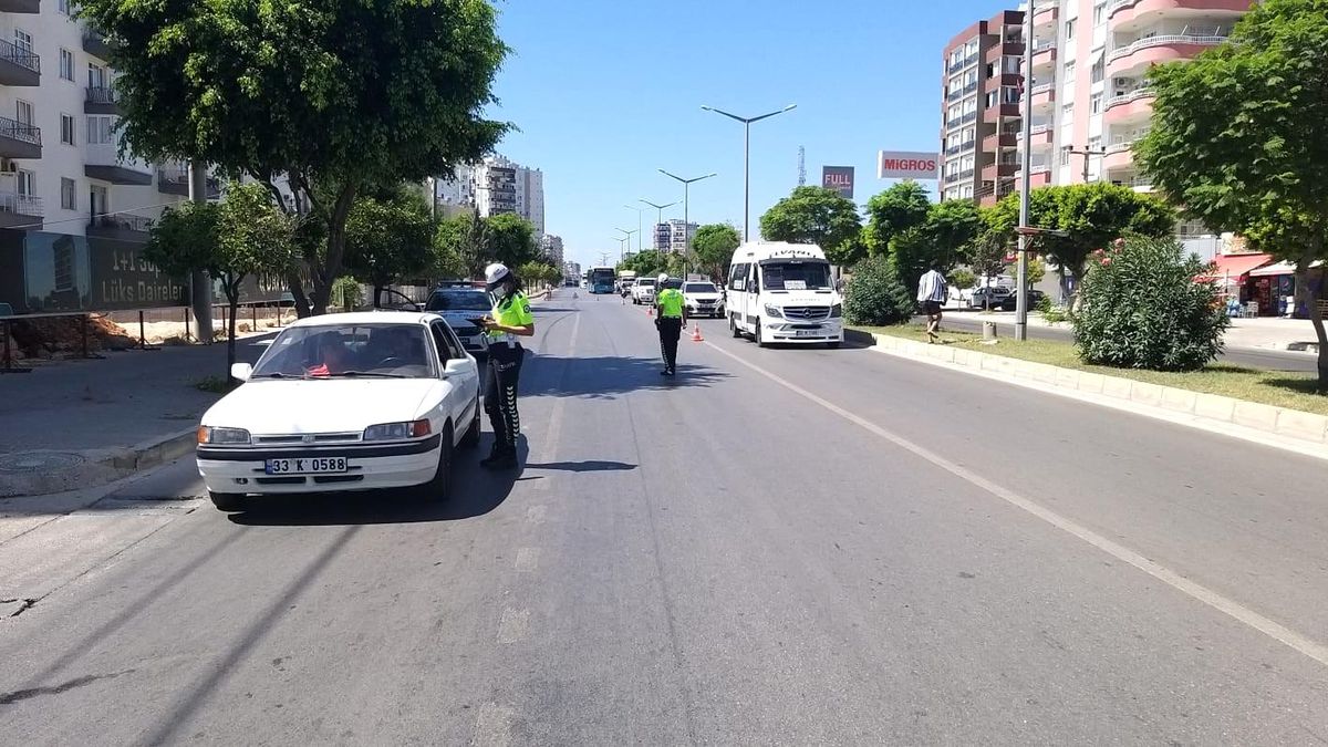 Mersin\'de çevreyi rahatsız eden 2 bin 139 araç trafikten men edildi