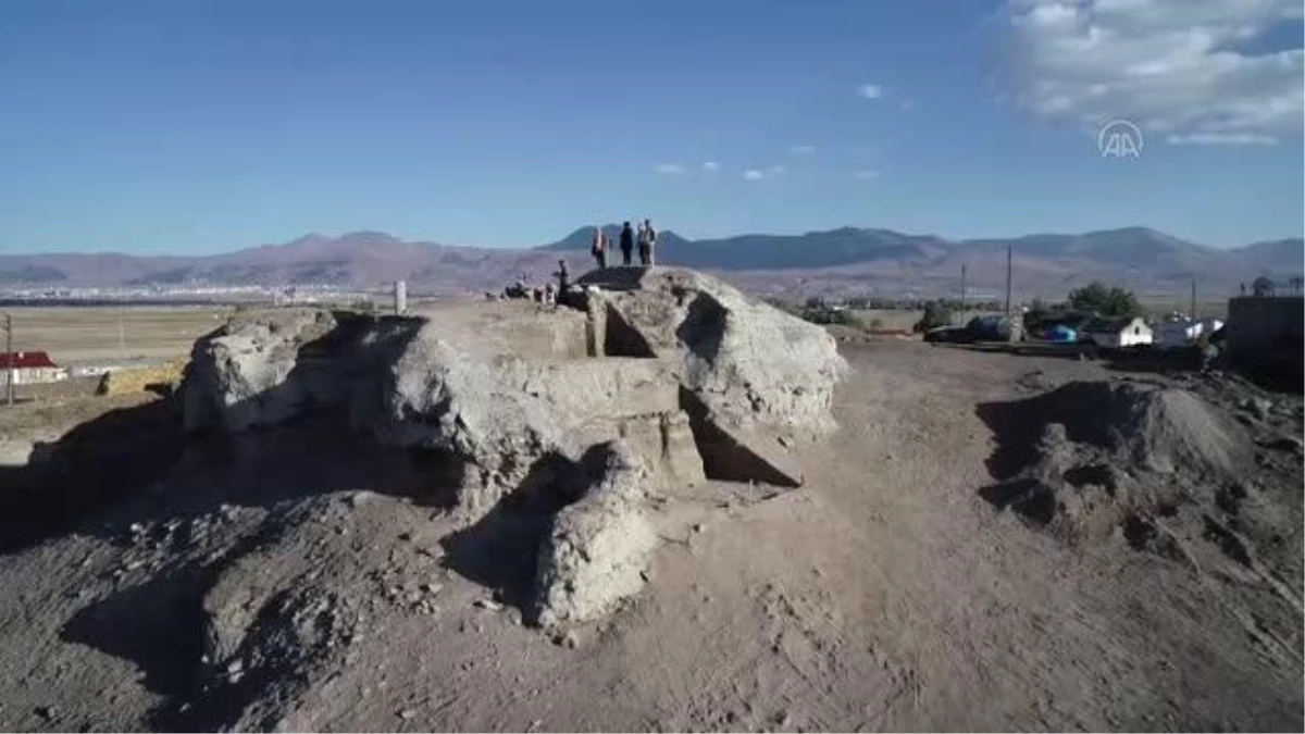 Pulur Höyük kazılarında ortaya çıkarılan eserler sergilendi