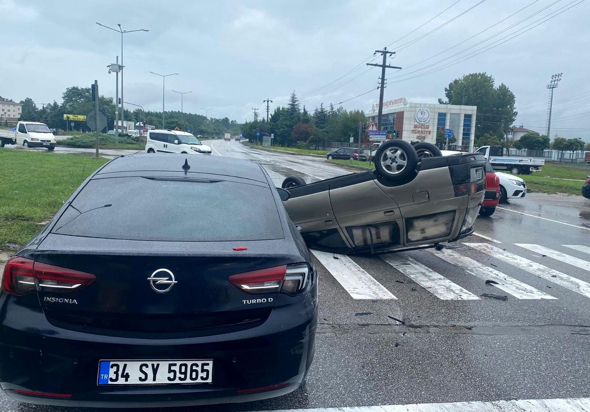 Samsun\'da otomobil takla attı