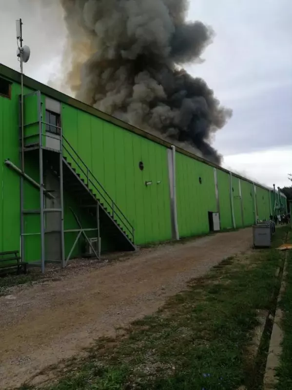 Son dakika haberi... Şile'de fabrika yangını kontrol altına alındı