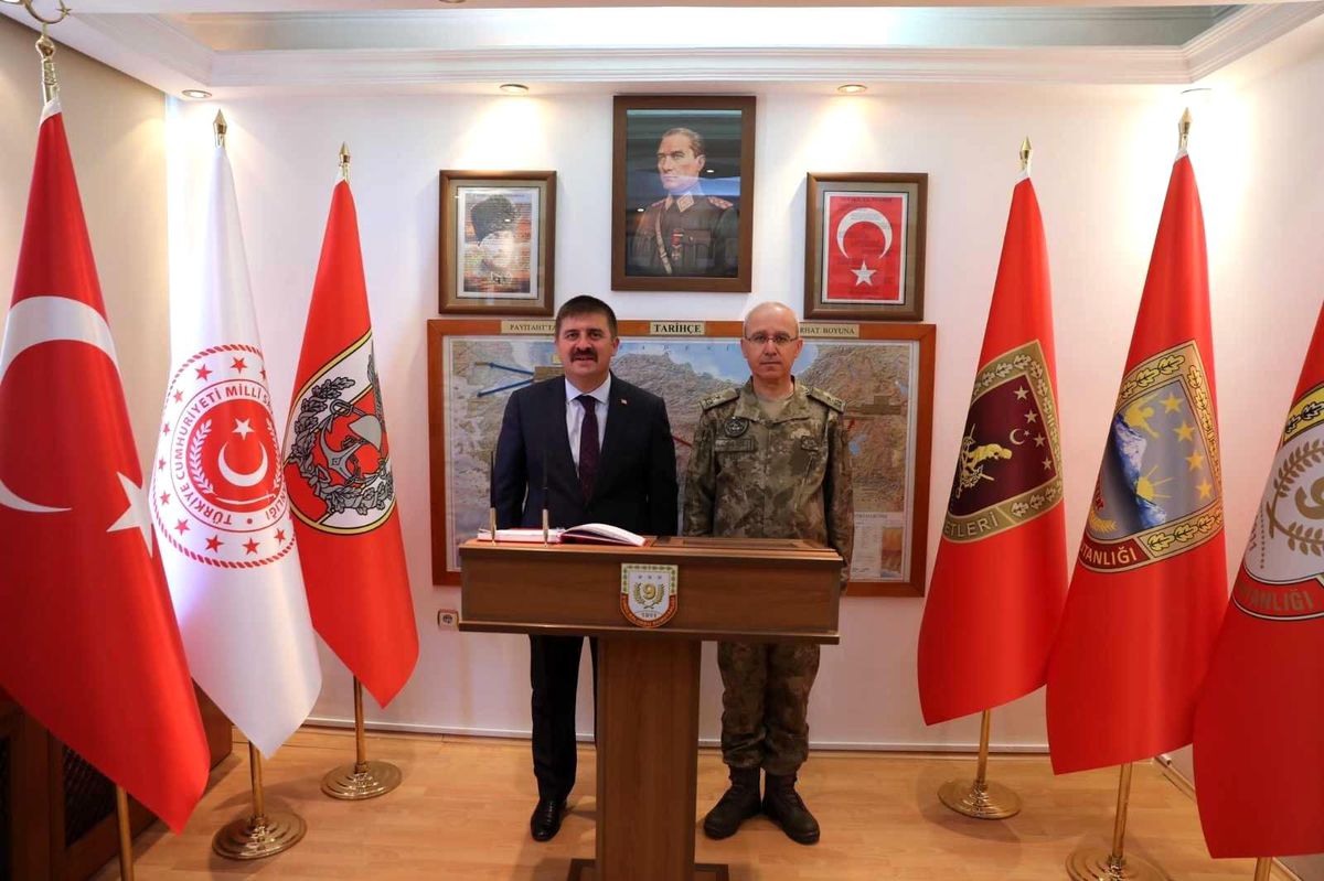 Vali Sarıibrahim\'den Tuğgeneral Özbakır\'a iade-i ziyaret
