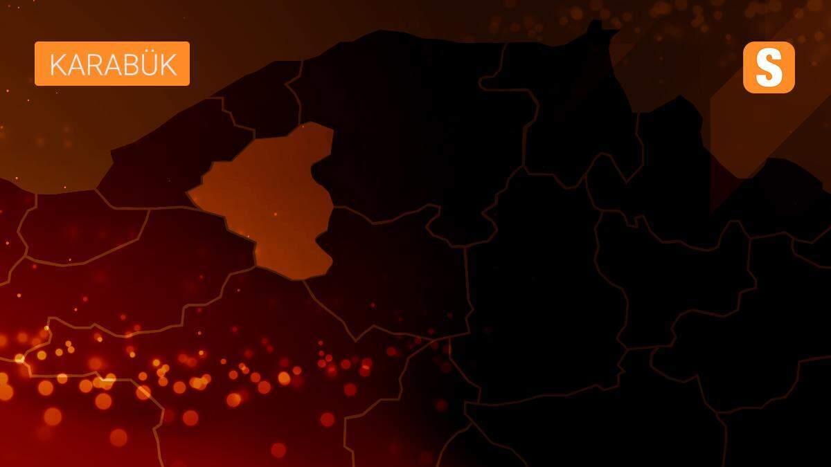 2 asırlık evler alevlere teslim oldu