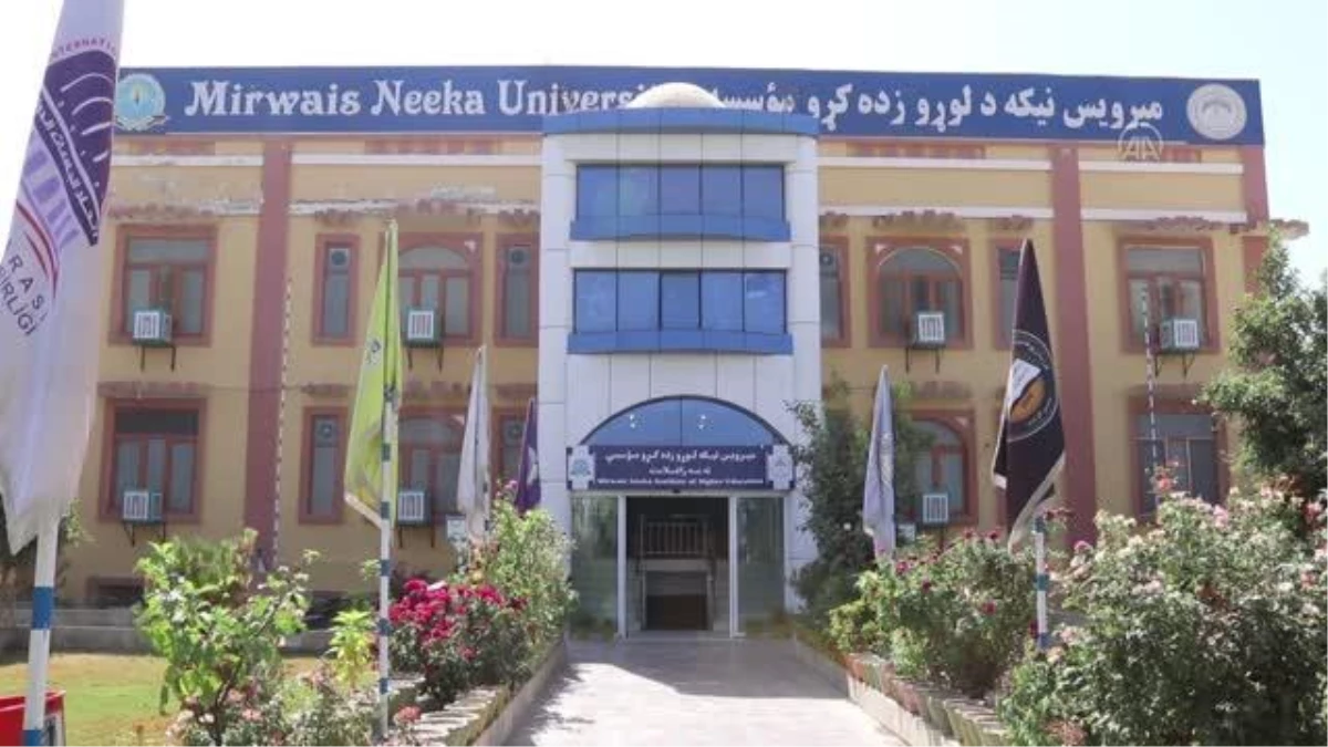 Afganistan\'da üniversite eğitimi; Kız ve erkek öğrenciler perdeyle ayrıldı