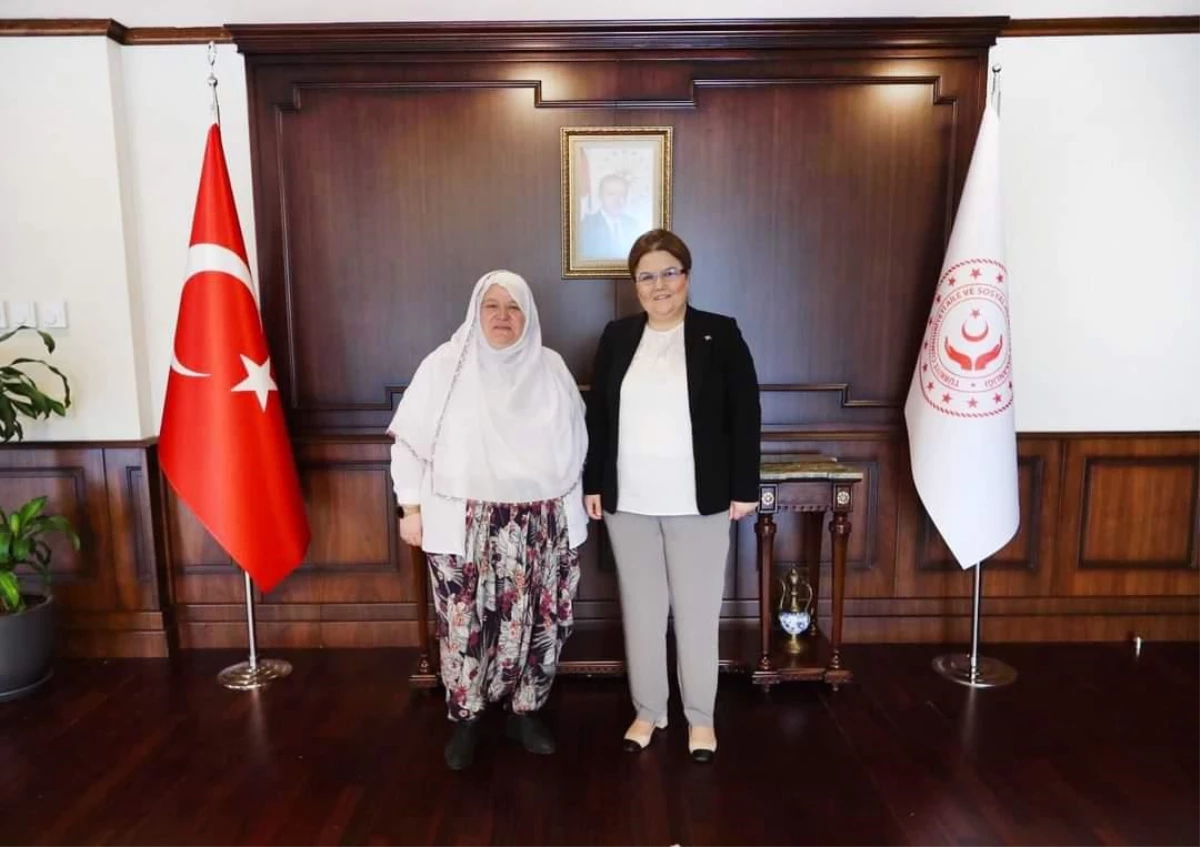 Aile ve Sosyal Hizmetler Bakanı Yanık, Mihalgazi Belediye Başkanı Akgün\'ü kabul etti