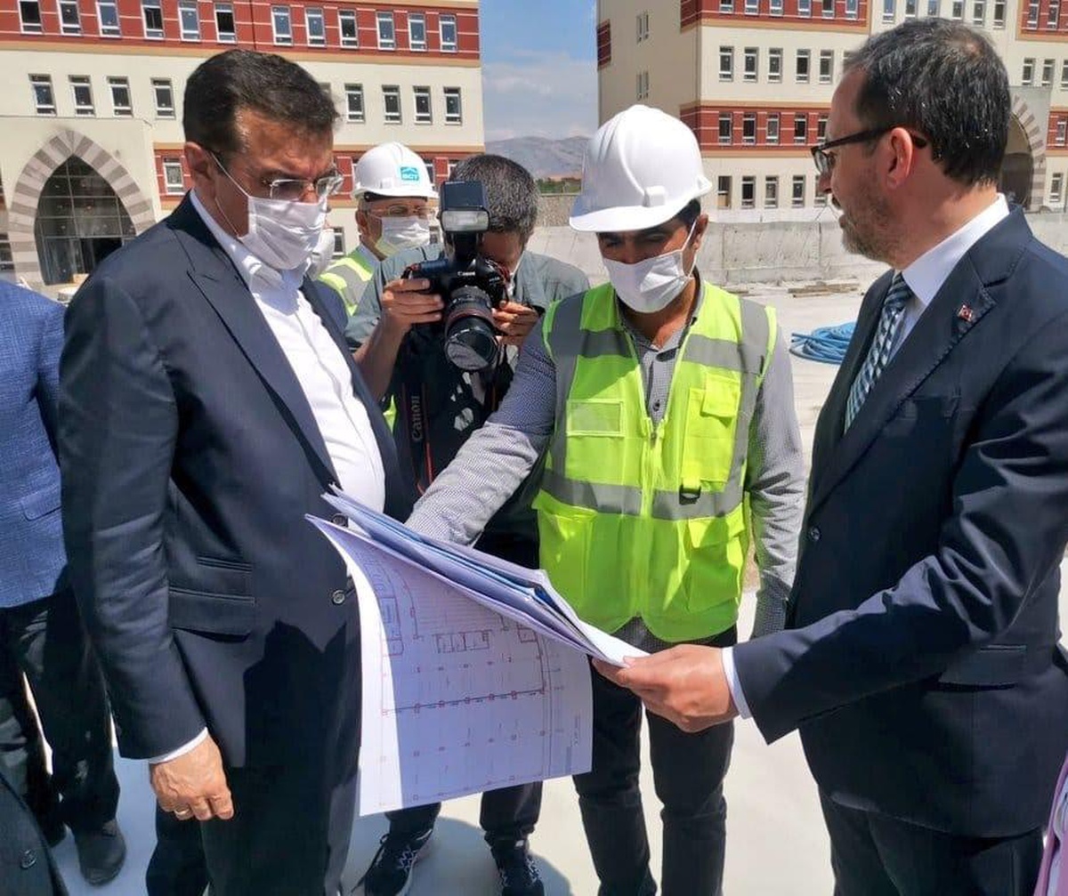 AK Partili Tüfenkci\'den yurt açıklaması