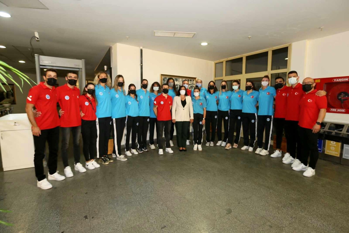 Başkan Çerçioğlu Balkan Kupası\'nı kazanan Aydın\'ın Sultanlarını ağırladı