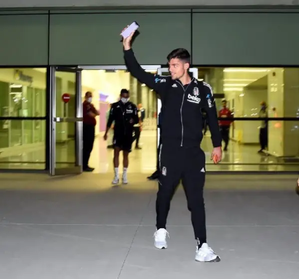 Beşiktaş 16 kişilik kadrosuyla İzmir'de Beşiktaş 16 kişilik kadrosuyla İzmir'de