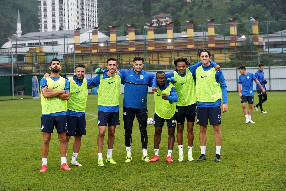 Çaykur Rizespor, Başakşehir hazırlıklarını teknik direktörsüz sürdürdü