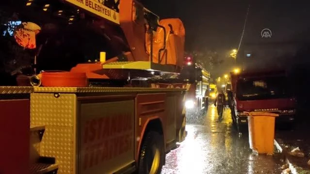 Çekmeköy'de tek katlı binada çıkan yangın söndürüldü