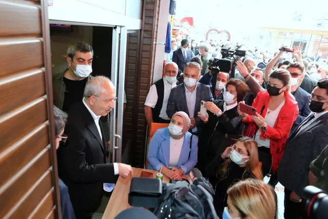 CHP Genel Başkanı Kılıçdaroğlu, Rize'de esnafı ziyaret etti CHP Genel Başkanı Kılıçdaroğlu, Rize'de esnafı ziyaret etti