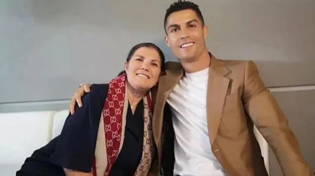 Cristiano Ronaldo'nun annesi Dolores Aveiro: Oğlum futbolu bıraksaydı, duvar ustası olacaktı