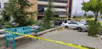 Doktora bıçak saplayıp kaçan şüpheli kamerada