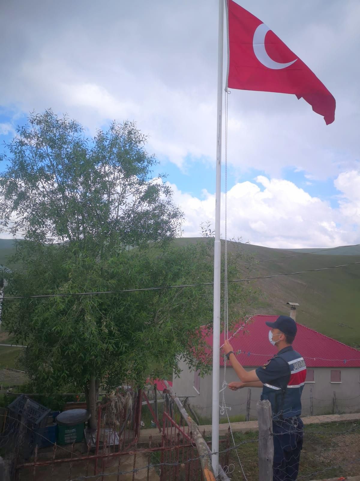 Son dakika haberleri | Espiye İlçe Jandarma Komutanlığından şehit annesine ziyaret