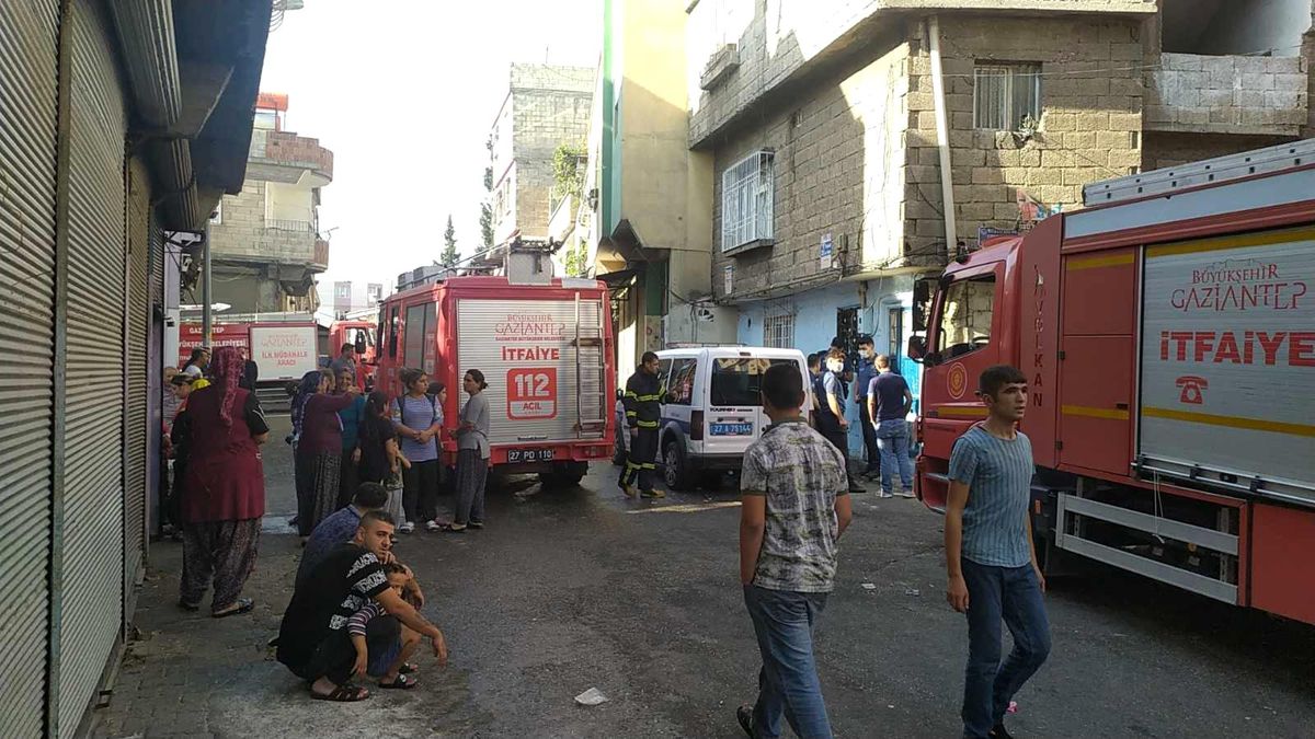 Evde çıkan yangın korku ve paniğe neden oldu