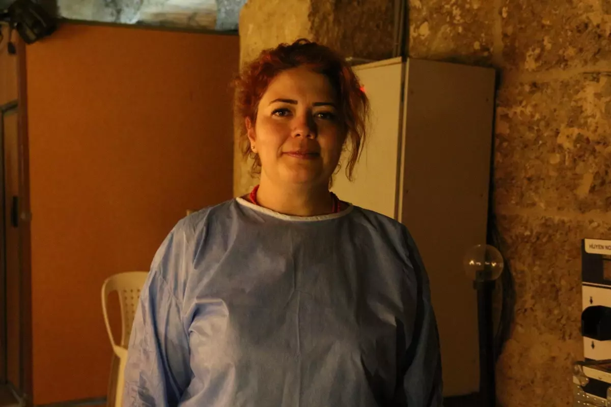 Gülin hemşire, Kovid-19 ile mücadeleyi sahneye taşıdı