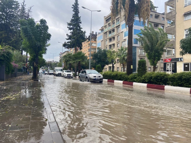 Hatay'da sağanak hayatı olumsuz etkiledi