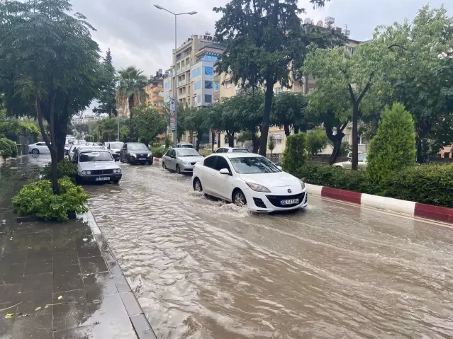 Hatay'da sağanak hayatı olumsuz etkiledi