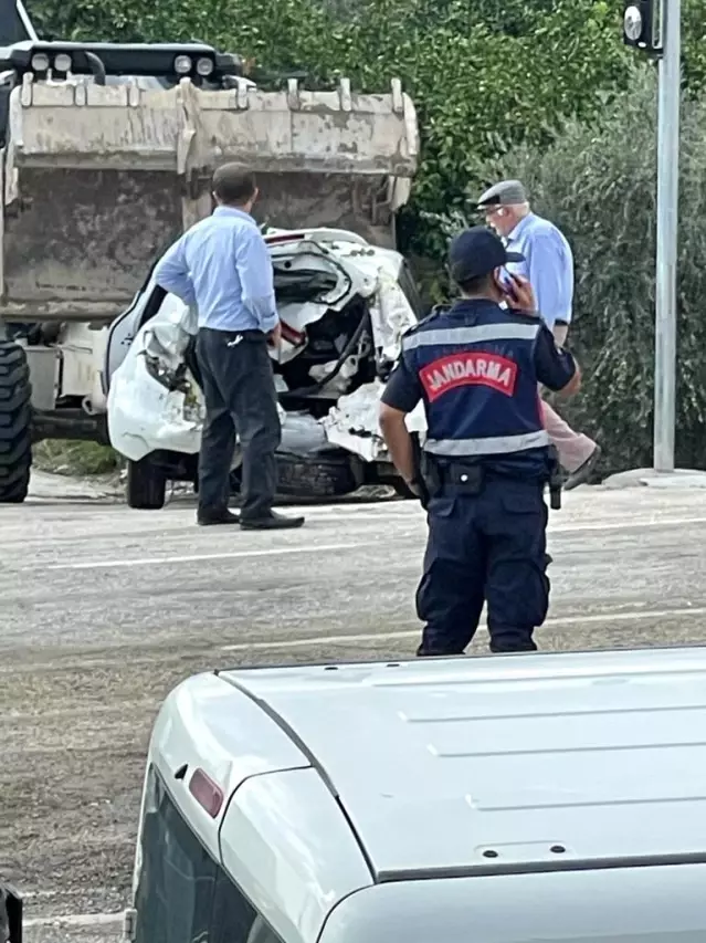 Zincirleme trafik kazasında 5 kişi yaralandı Zincirleme trafik kazasında 5 kişi yaralandı