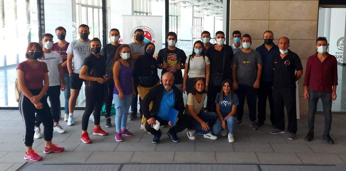 Hemsball\'ın dünyadaki ilk antrenörlük kursu Denizli\'de açıldı.