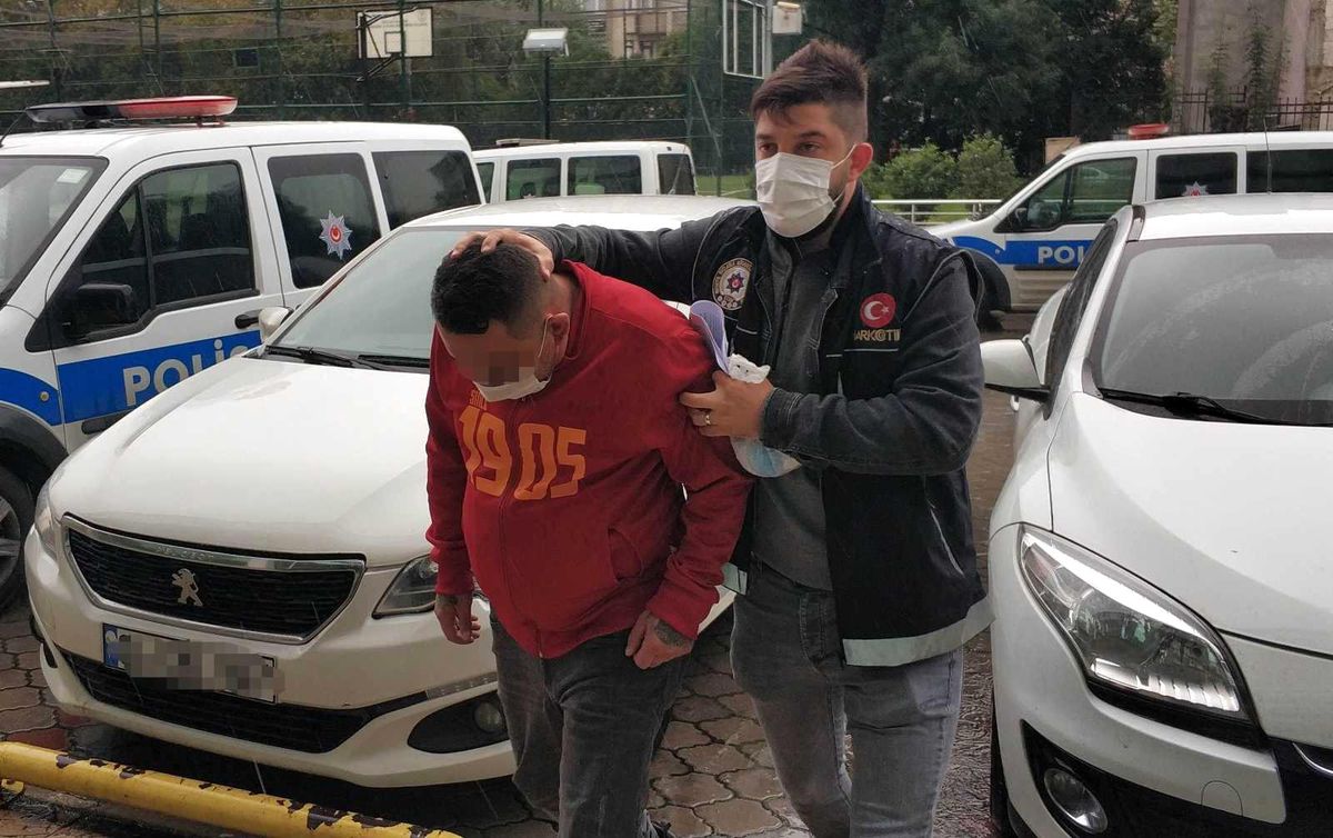 Son dakika haberi... İş yerinde uyuşturucu satışına gözaltı