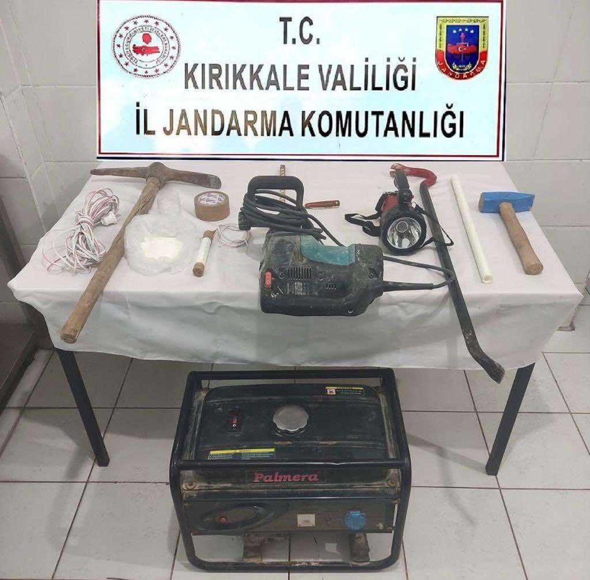 Kırıkkale\'de define arayan 2 şüpheli suçüstü yakalandı