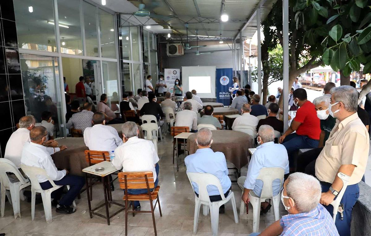 Mersin\'de kahvehanede \'kadına yönelik şiddetle mücadele\' anlatıldı