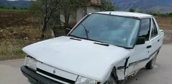 Mobil aşı ekibinin aracının otomobille çarpışması sonucu 3 kişi yaralandı