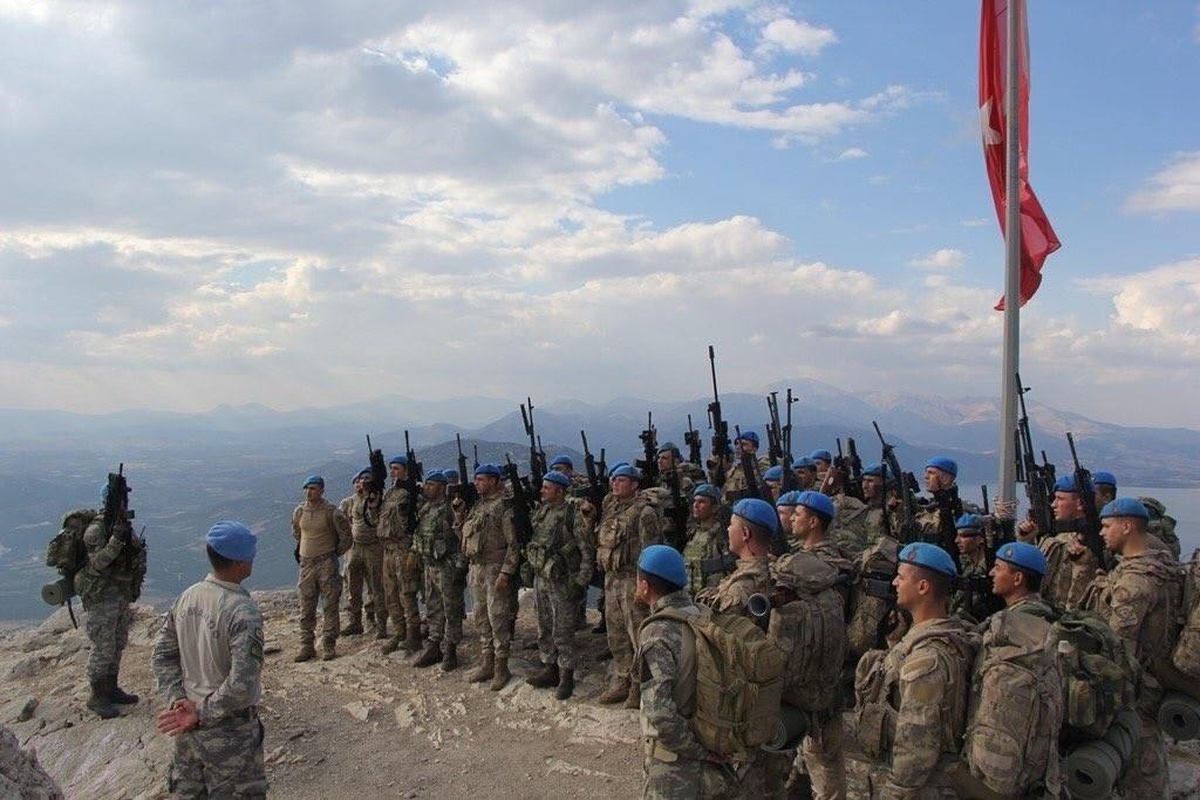 Son Dakika | MSB: "Jandarma Komandolarına \'Yaya İntikallerde Harekat Tarzları\' eğitimi verildi"