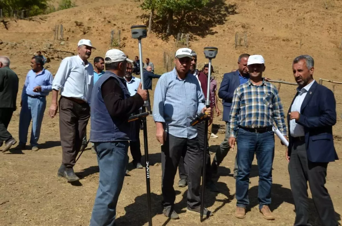 Son dakika: Muş\'ta terörden temizlenen köye ilk kez kadastro girdi