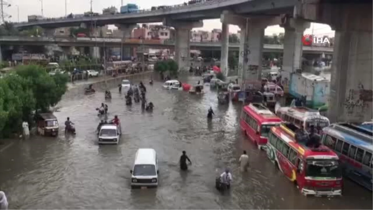Muson yağmurları Pakistan\'da sele neden oldu