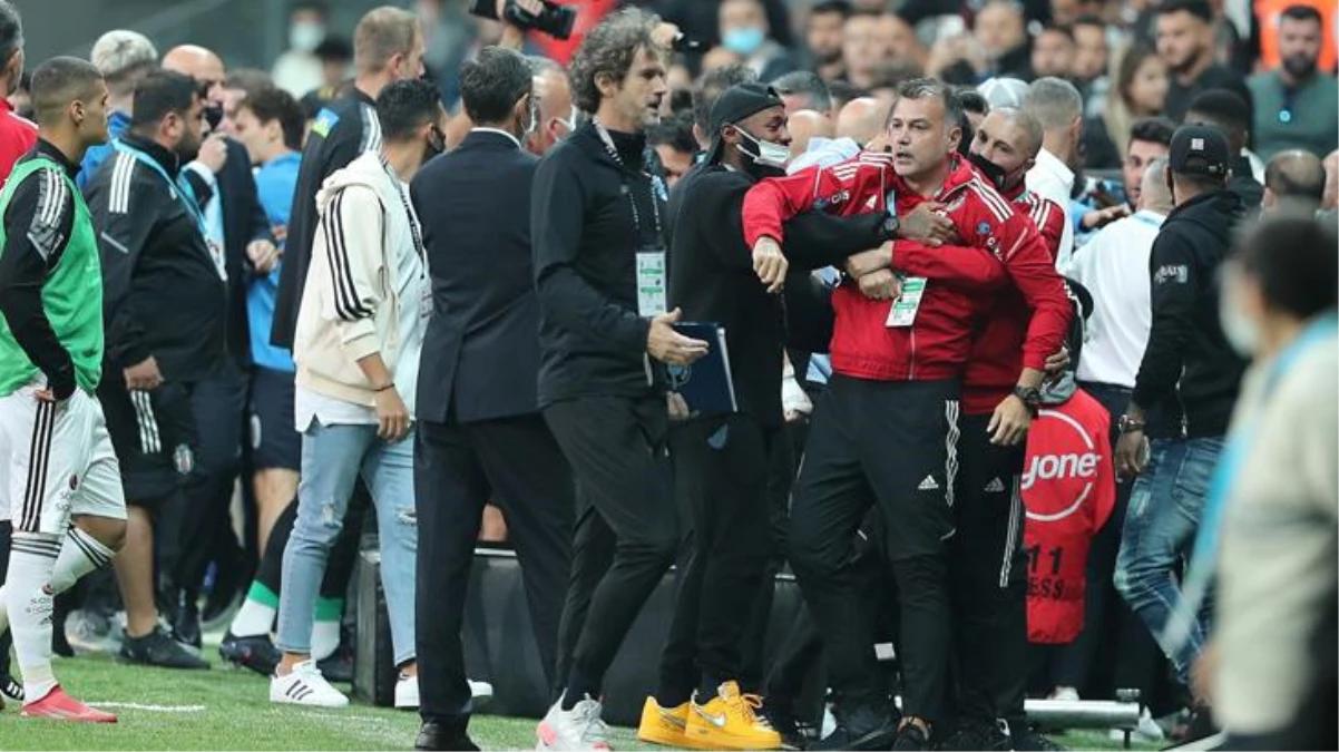 Olayların başlamasına sebep olan Balotelli yırttı! Beşiktaş\'tan 6, Adana Demir\'den 1 kişi PFDK\'ya sevk edildi