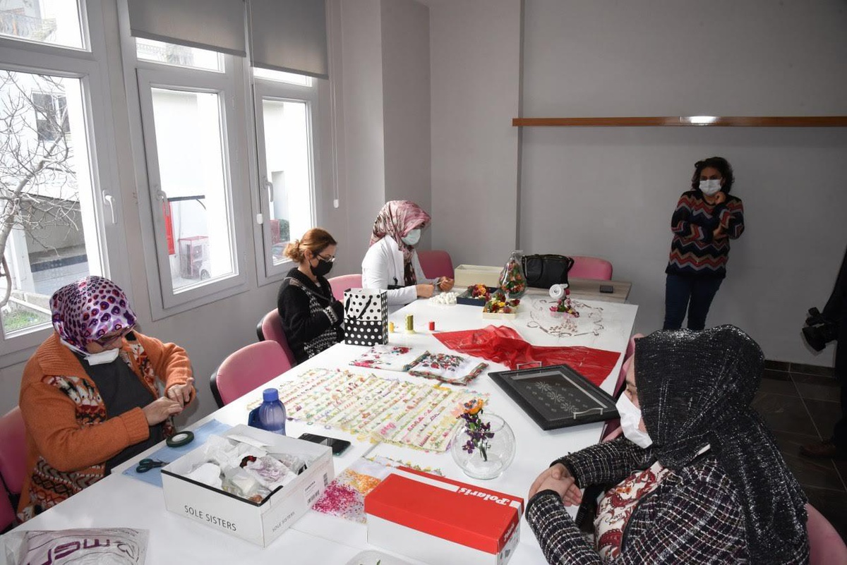 Osmaniye Belediyesi Sanat ve Mesleki Eğitim Merkezi meslek edindiriyor