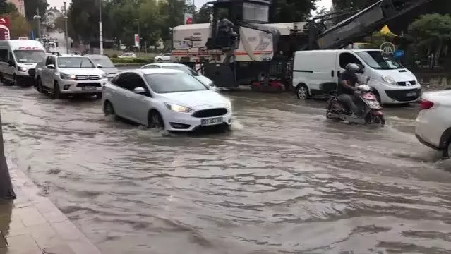 Sağanak hayatı olumsuz etkiledi (2) Sağanak hayatı olumsuz etkiledi (2)