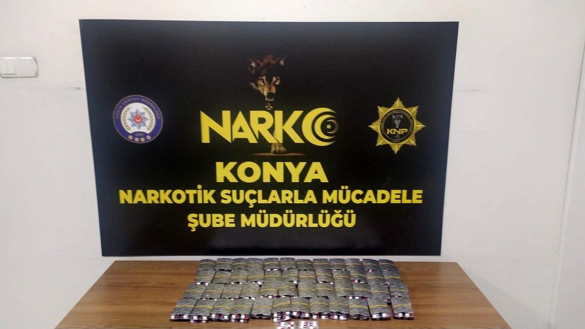 Şüphe üzerine durdurulan kişinin üzerinden 2 bin 703 adet uyuşturucu hap çıktı