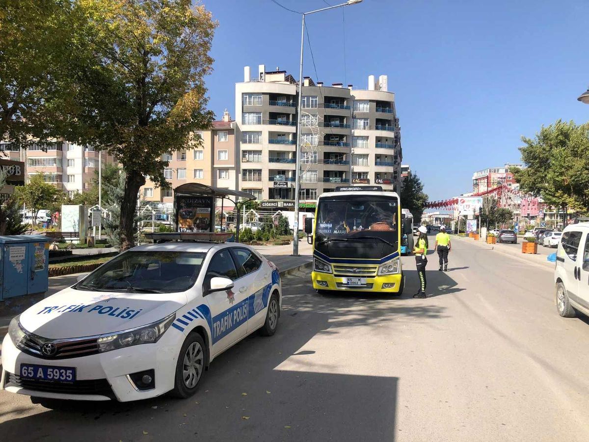 Van\'da minibüs sürücüleri bilgilendirildi