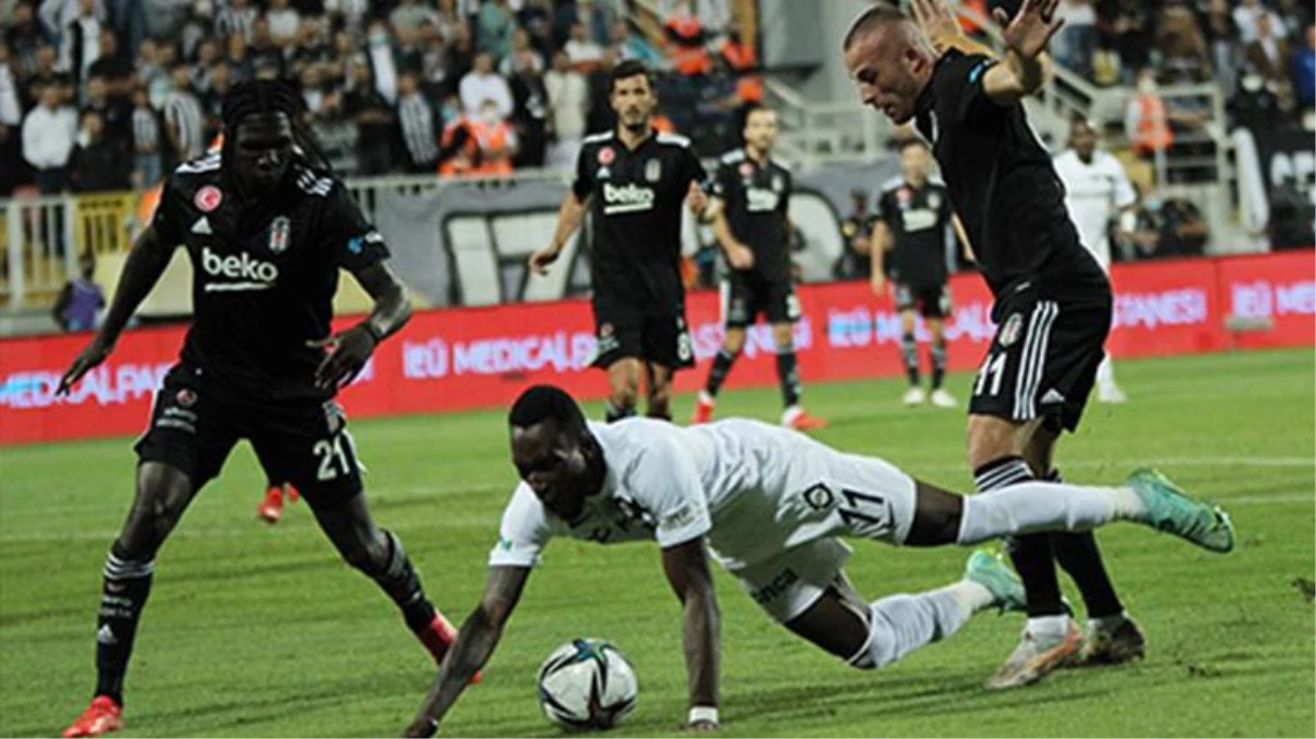 Altay mağlubiyeti sonrası Beşiktaş taraftarı çok öfkeli! 4 futbolcuyu takımda istemiyorlar