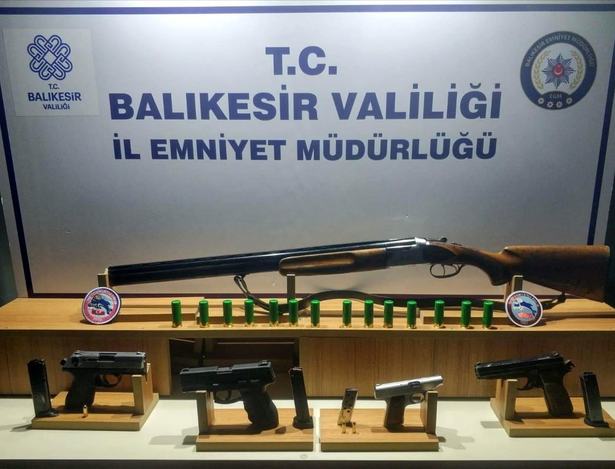 Balıkesir\'de 17 şahsa Huzur operasyonu