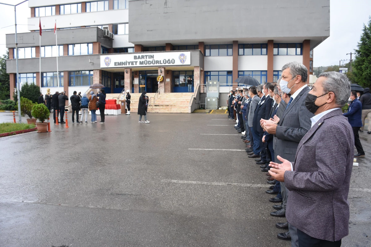 Bartın\'da trafik kazasında hayatını kaybeden komiser yardımcısının cenazesi defnedildi