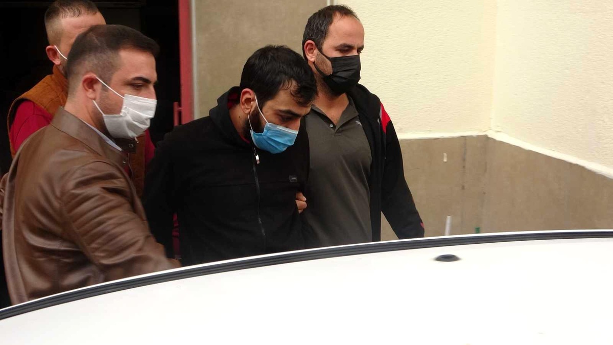 Çaldıkları otomobille gezerken yakalanan 2 kişi adliyede