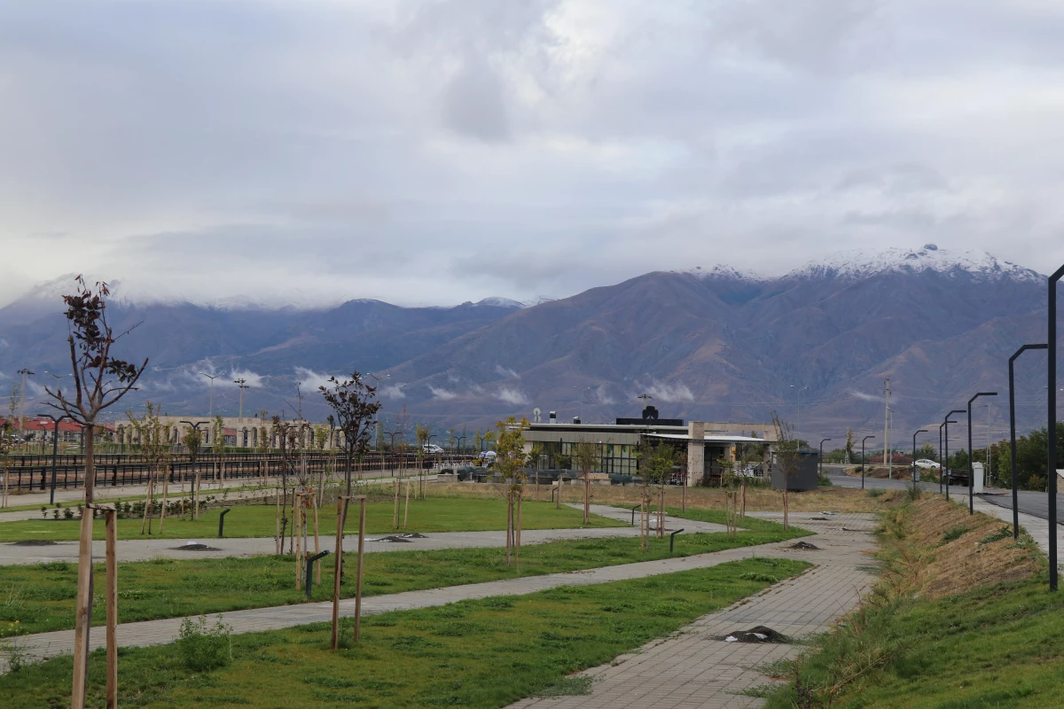 Erzincan\'ın zirvelerine mevsimin ilk karı yağdı (2)