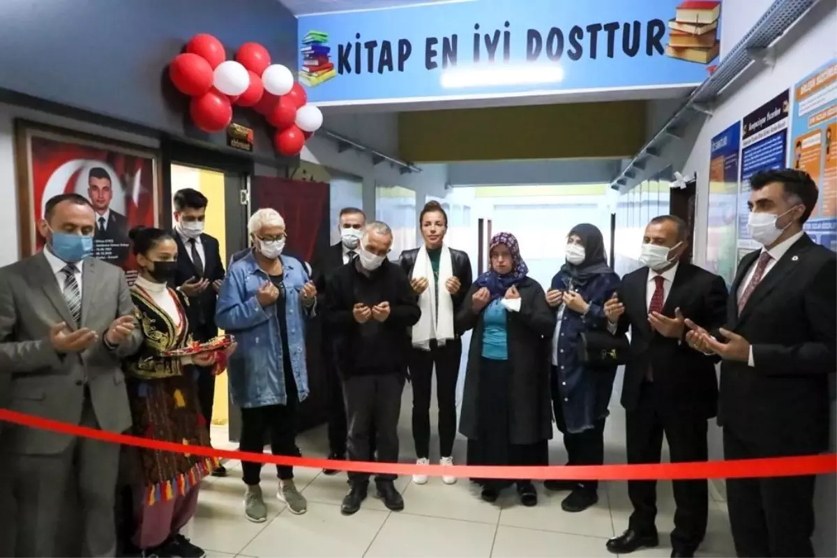 Son dakika haberleri... Ordu\'da şehit Jandarma Onbaşı Orkun Eyice adına yaptırılan kütüphane açıldı