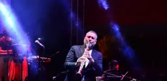 Hüsnü Şenlendirici, 19. Mersin Uluslararası Müzik Festivali'nde sahne aldı