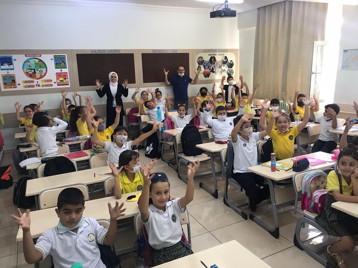 İşitme Engelliler Haftası\'nda öğrencilere işaret dili eğitimi